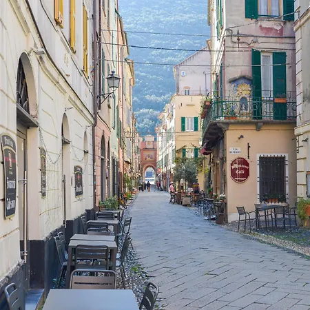 Casa Onbrin By World * 菲纳莱利古雷